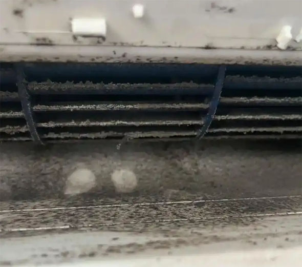 乐陵空调吹的风有股烧焦味是怎么回事